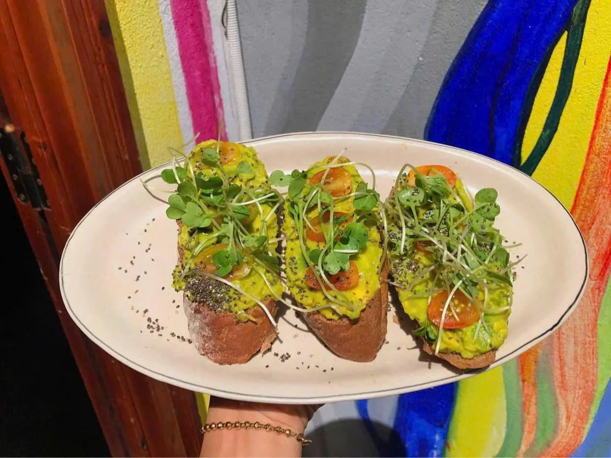 Avo toasts